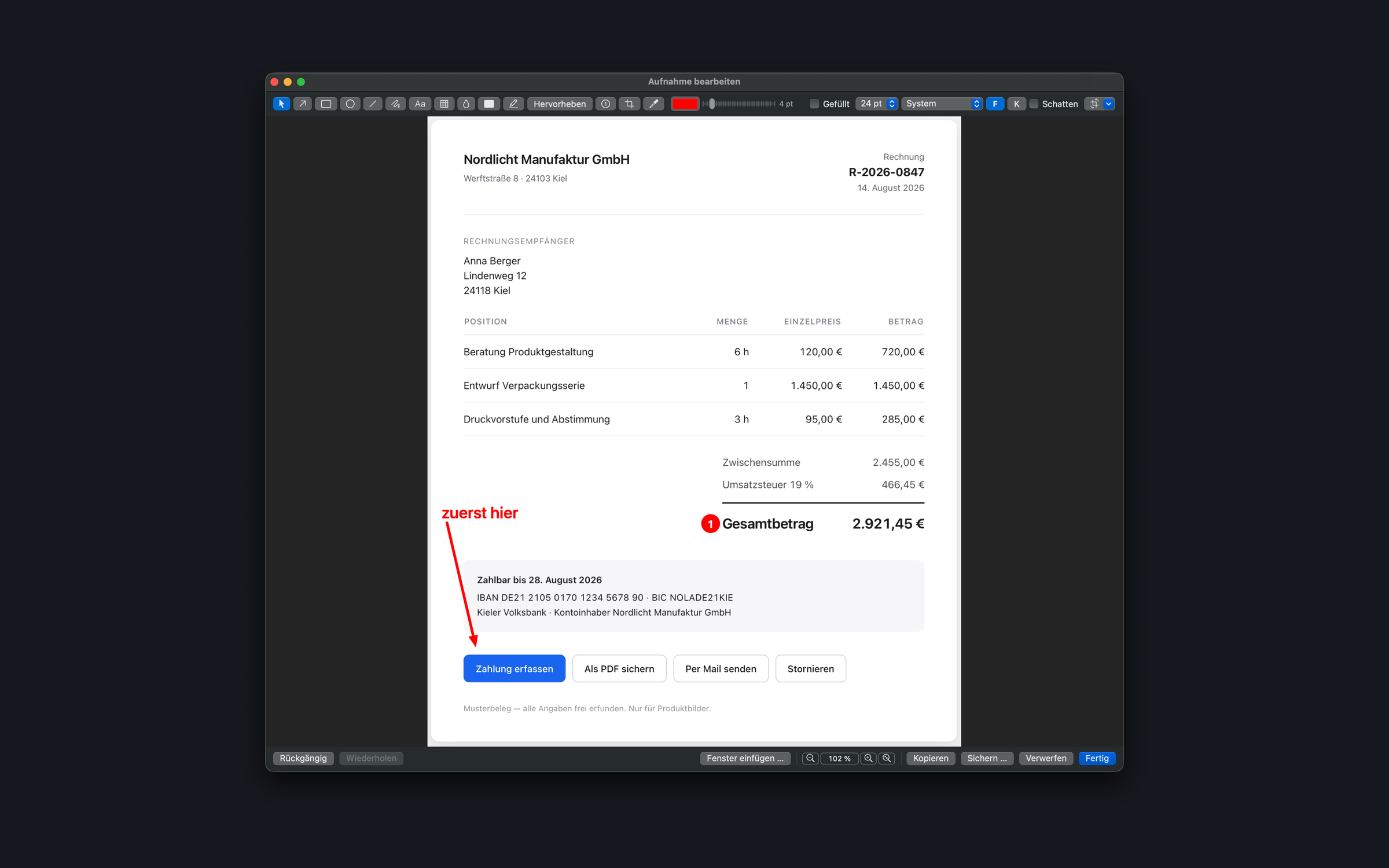 Der Shotty-Editor mit einer Musterrechnung: ein roter Pfeil zeigt auf eine Schaltfläche, daneben steht ein Textfeld, am Gesamtbetrag klebt ein nummerierter Marker.